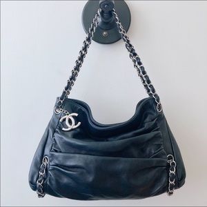🔥SOLD🔥🖤⭐️ CHANEL Ruched Two-way Chain Hobo Tote